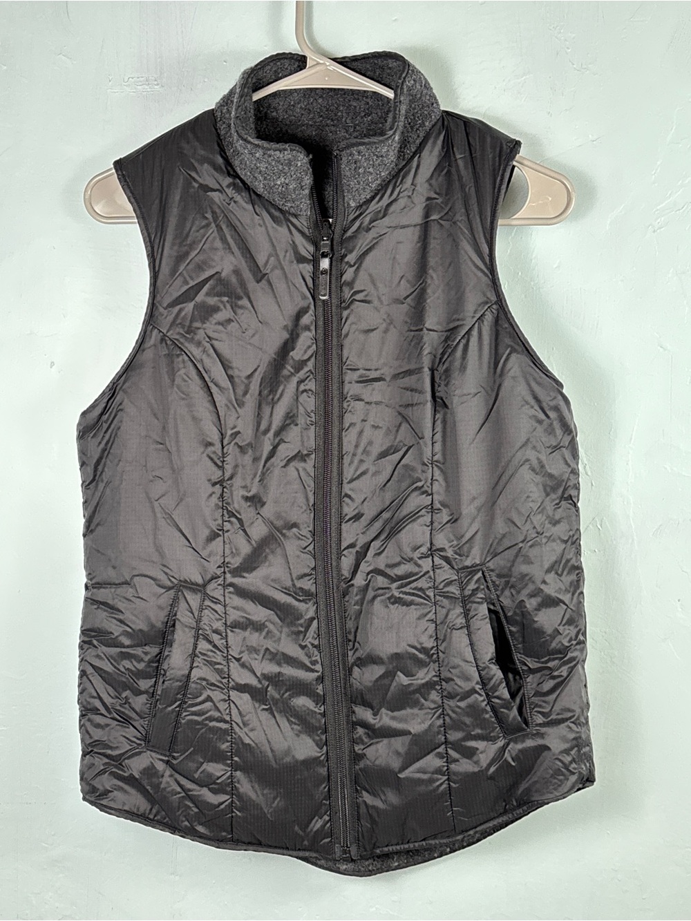 Smartwool Women’s Anchorline Reversible Black & Dark Gray Sherpa Vest